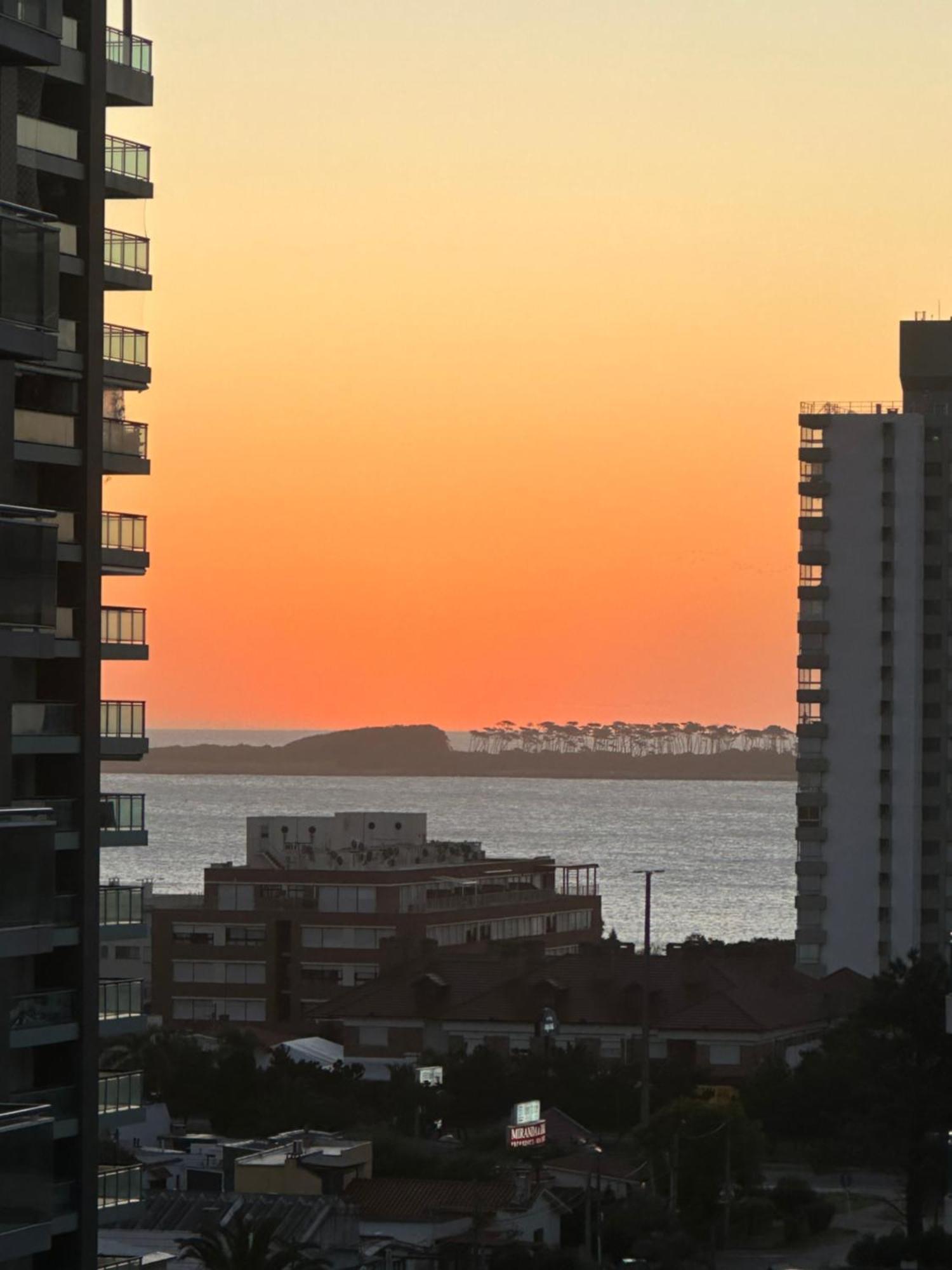 Hermoso apartamento, Torre de categoría Long Beach, en la mejor ubicación de Punta del Este Exterior foto